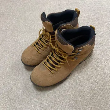 컬럼비아 트레킹 부츠