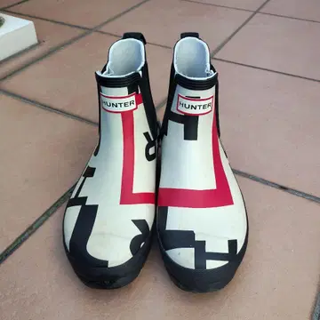 UK5 헌터 익스플로디드 로고