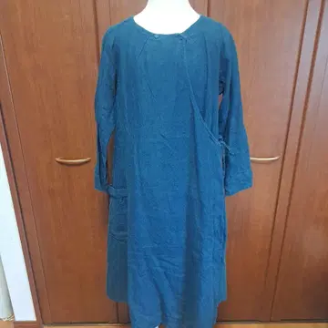 콩제페이에 아두이트리스테스 다크 그린 긴팔 원피스