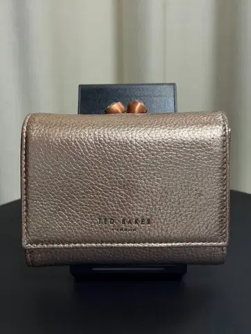 TED BAKER 핑크 골드 3단 폴더형 지갑 가마구치 타입