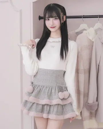 pium 프릴 하이넥 니트탑 화이트 x 핑크