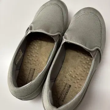 스케쳐스 슬립온 24