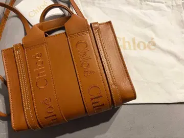 끌로에 숄더백 브라운