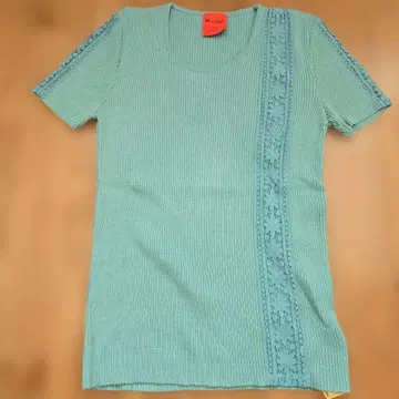 라크루아 민트 그린 반팔 레이스 스웨터