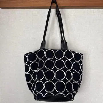 mina perhonen 탬버린 포카치아 백 네이비