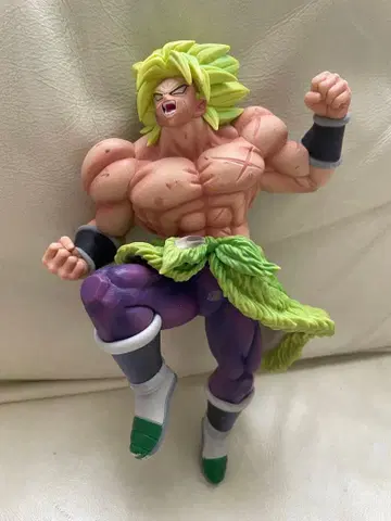 드래곤볼 브로리 피규어