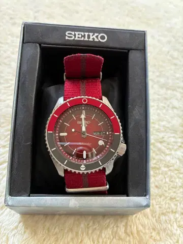 SEIKO 스타일 시계 레드