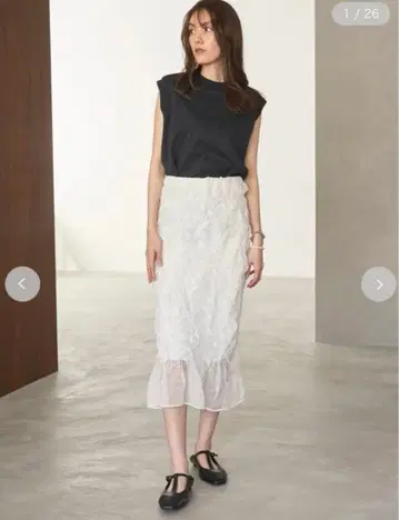 Mila Owen (밀라 오웬) 셔링 시어 스커트