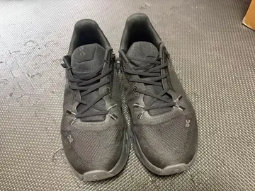 ON/온 Cloudtilt 클라우드틸트 블랙 25