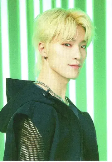 SEVENTEEN DINO 2023 FOLLOW to JAPAN 78