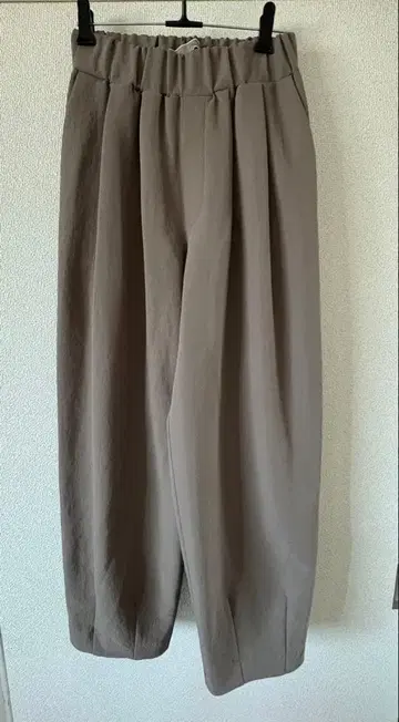 택 없음 새상품 안나켈리 모로코 팬츠 커브 팬츠 카키 브라운