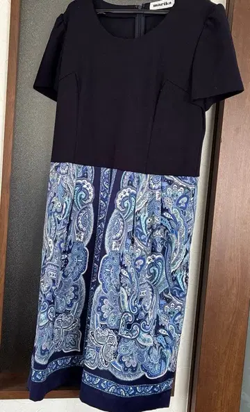 네이비 페이즐리 무늬 반팔 원피스 marika