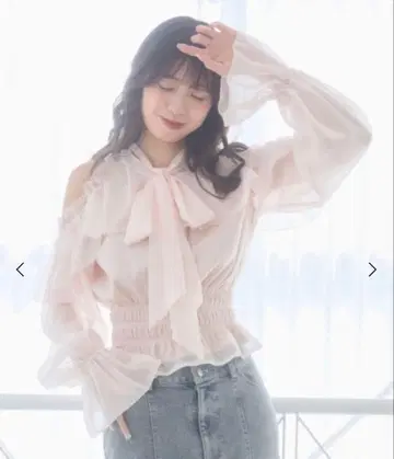 MAJESTIC LEGON 암홀 프릴 리본 블라우스