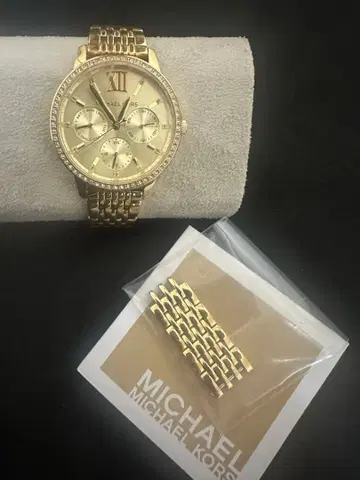 Michael Kors 골드 크로노그래프 시계