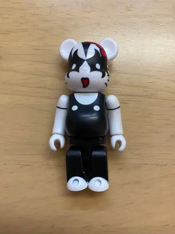 Bearbrick 피규어 헬로키티 KISS