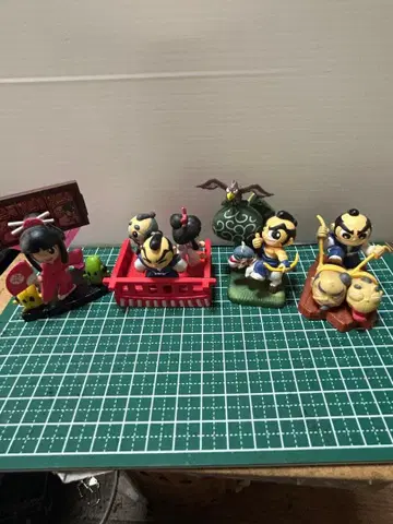 요시무네 캐릭터 피규어 세트 4개