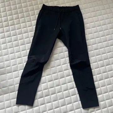 [ 새상품급 ] ATTACHMENT 블랙 슬랙스 사이즈 1