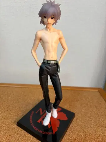 에반게리온 나기사 카오루 피규어