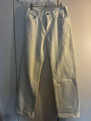 유니클로 이번 시즌 화이트 데님 JW 앤더슨 새상품급