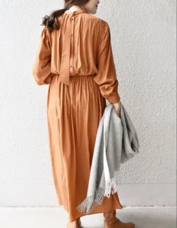 SHIPS 셔링 백 타이 원피스