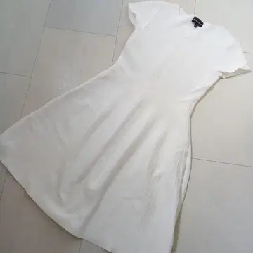 새상품 엠포리오 아르마니 EMPORIO ARMANI 반팔 원피스 화이트