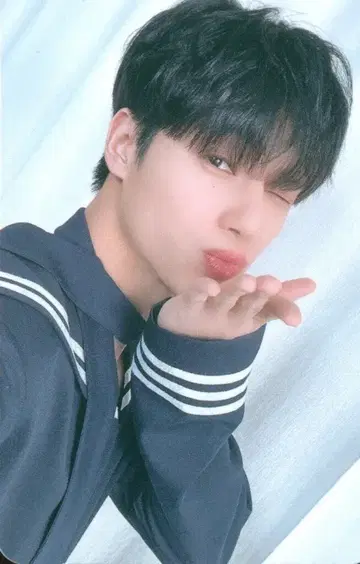 ATEEZ 우영 ANITEEZ in ILLUSION 3/5