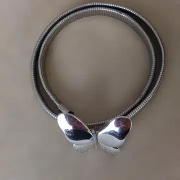 나비 모티브 메탈 벨트 모리 하나에