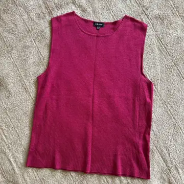 아크리스 A-K-R-I-S 슬리브리스 니트 마젠타