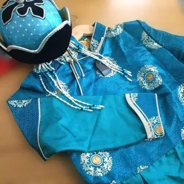 몽골 전통 의상 모자, 델, 벨트 세트