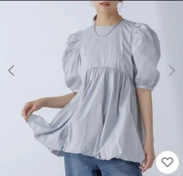 레이나 호시 x NANO UNIVERSE 턱 슬리브 벌룬 블라우스