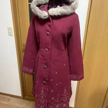 axes femme 와인 레드 후드 부착 롱 코트