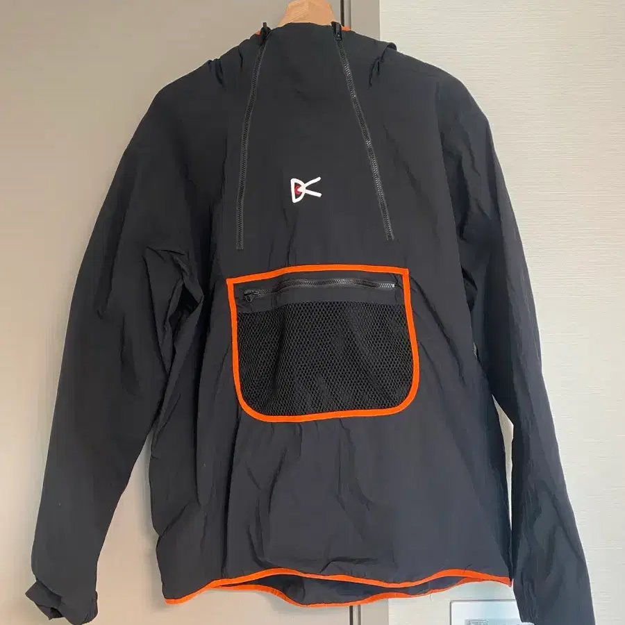 UVU Ultralight Windbreaker L on Bunjang Global Site.