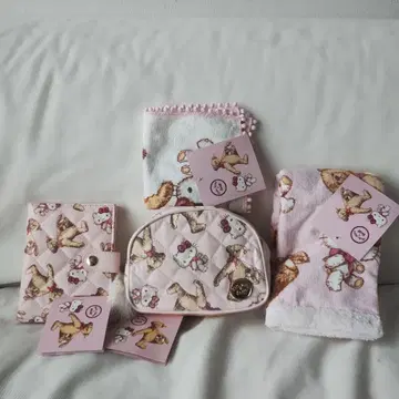 헬로키티 슈타이프 파우치 손수건 묶음 판매