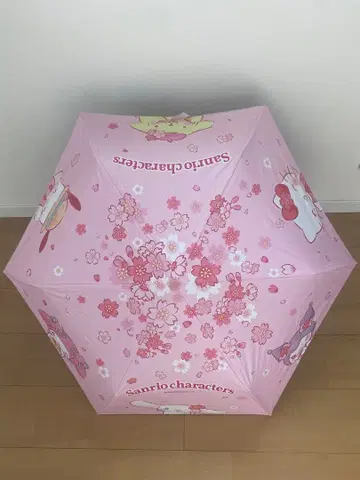 [ 싱가포르 한정판 ] 산리오 캐릭터 벚꽃 패턴 접이식 우산 우천 겸용