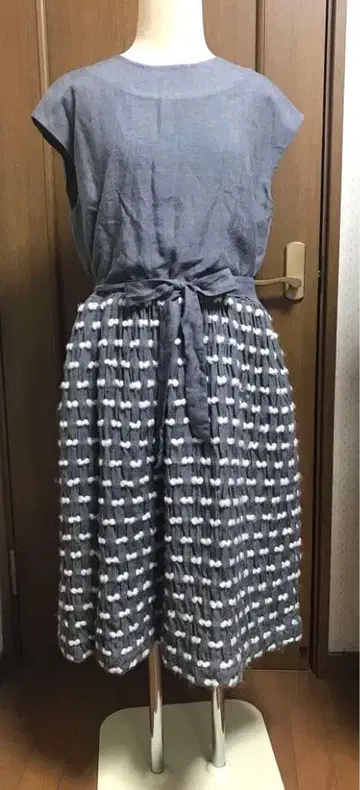 fig London 원피스 그레이 폼폼 도트