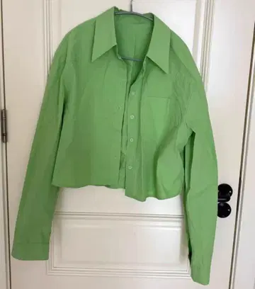 라이트 그린 크롭 셔츠 긴팔