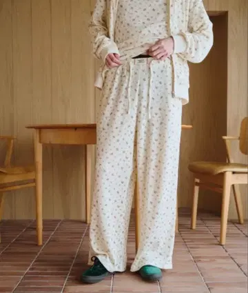 common gull products. 작은 꽃밭 와플 롱팬츠 M