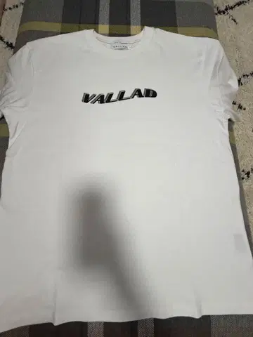 VALLAD 화이트 T셔츠