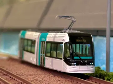 KATO 토야마 라이트레일 PORTRAM TLR0605 (그린)