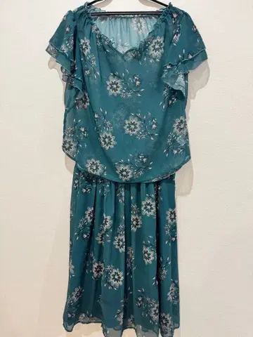 LOUNIE [루니] 꽃무늬 쉬폰 셋업 청록색