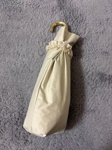 프릴 달린 접이식 양산 화이트 블랙