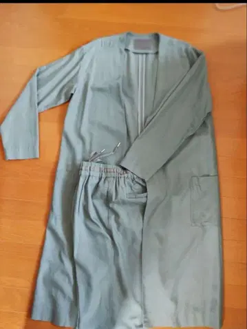 uncrave 앙크레이브 워셔블 실키 코트&팬츠 셋업