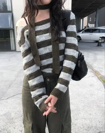 nugu anyonemore 상의 니트 크롭 오프숄