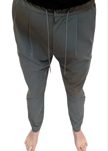 ATTACHMENT 매트 스트레치 저지 원턱 이지 트라우저