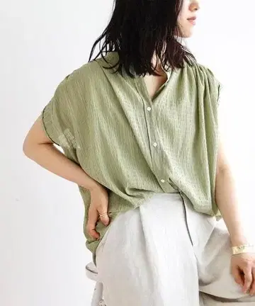 새상품급 그린 레리움 시어서커 프렌치 슬리브 롱 블라우스