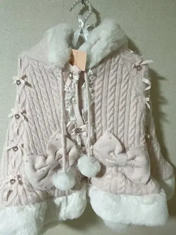 리즈리사 LIZLISA 폼폼 리본 니트 퍼 판초 핑크