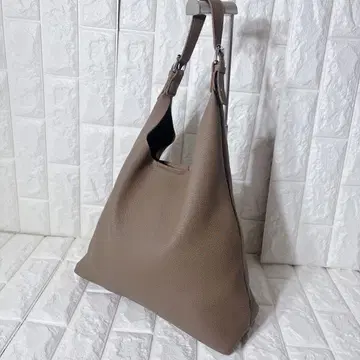 컨디션 최상 원숄더백 브라운 A4 수납 가능 가죽 느낌 대용량 숄더