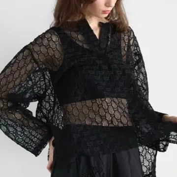 새상품 Ample 오리지널 레이스 키넥 블라우스 야마다야 블랙