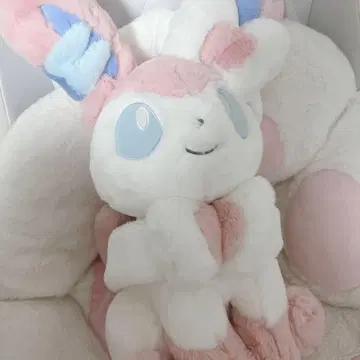 포근포근 안고 다니는 봉제 인형 님피아