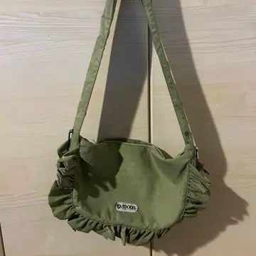 OUTDOOR 프릴 숄더백 올리브 그린